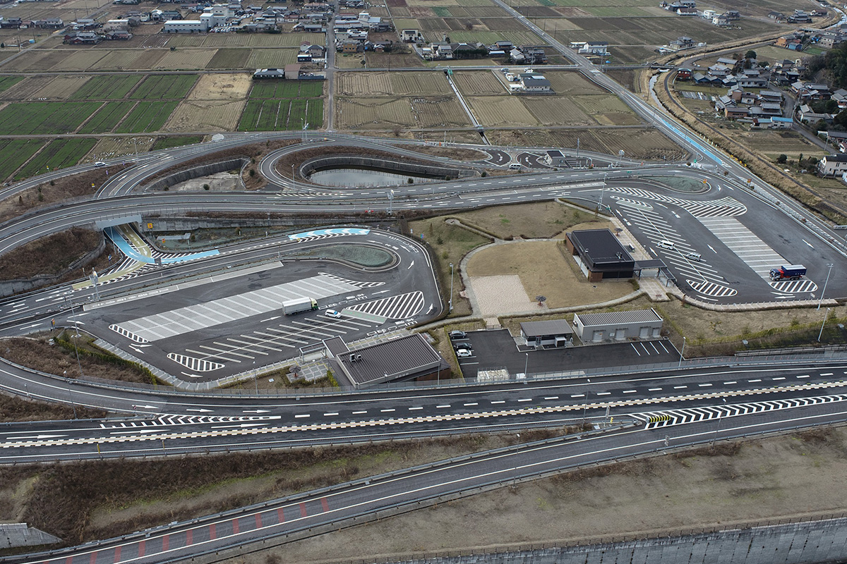 土地の区画や道路状況を上空から確認した航空写真